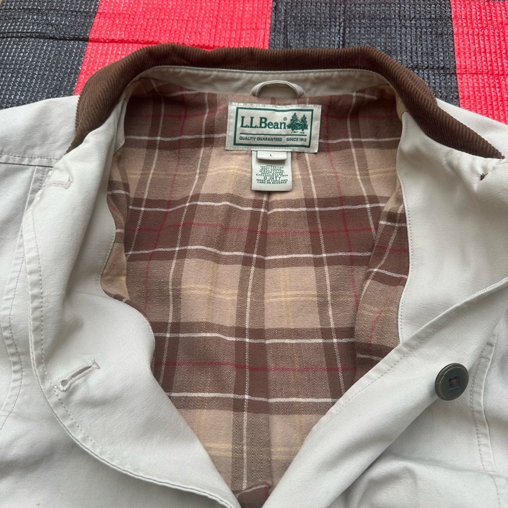 Vintage LL Bean Jacket Women’s Flannel Lined size L
Pit to pit: 23”
Length: 30” - Picture 5 of 6